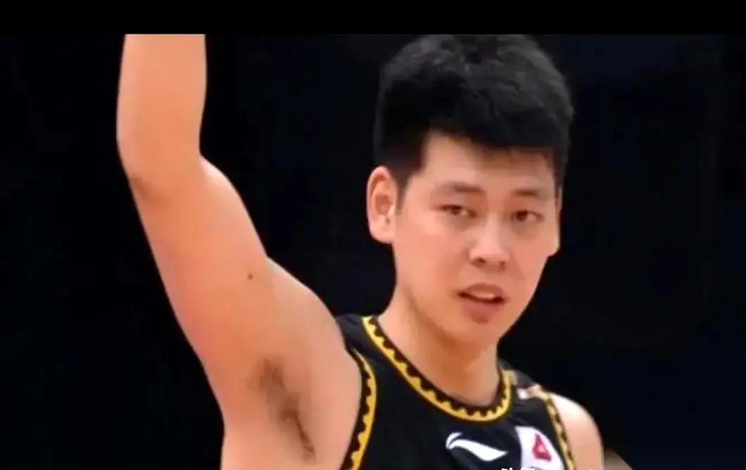 有资深辽宁球迷向辽宁男篮管理层提议，希望大韩能够把朱荣振给弄来，再把刘雁宇给整回