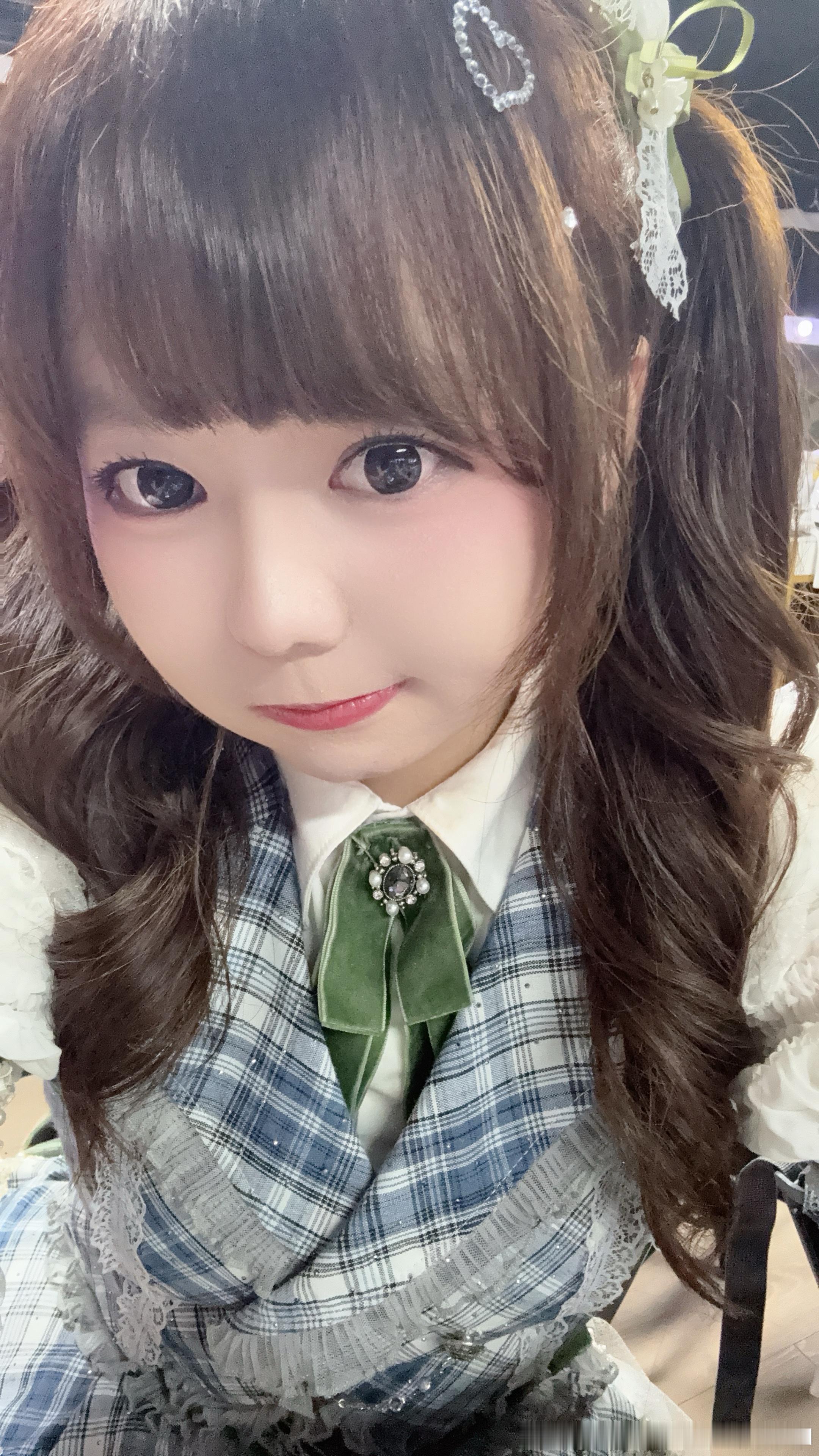 你知道吗？头发多多的人扎卷卷的双马尾就会变成：狮子狗！​​​