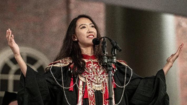 美国不要的，中国也坚决不要！美国哈佛大学毕业典礼上，中国留学生蒋雨融曾代表毕业生