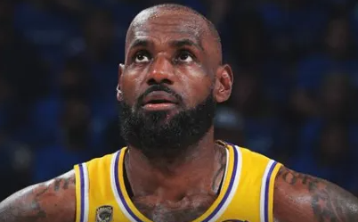 NBA季后赛，雷霆131-108大胜湖人。赛后，詹姆斯接受了采访，谈到大比分0