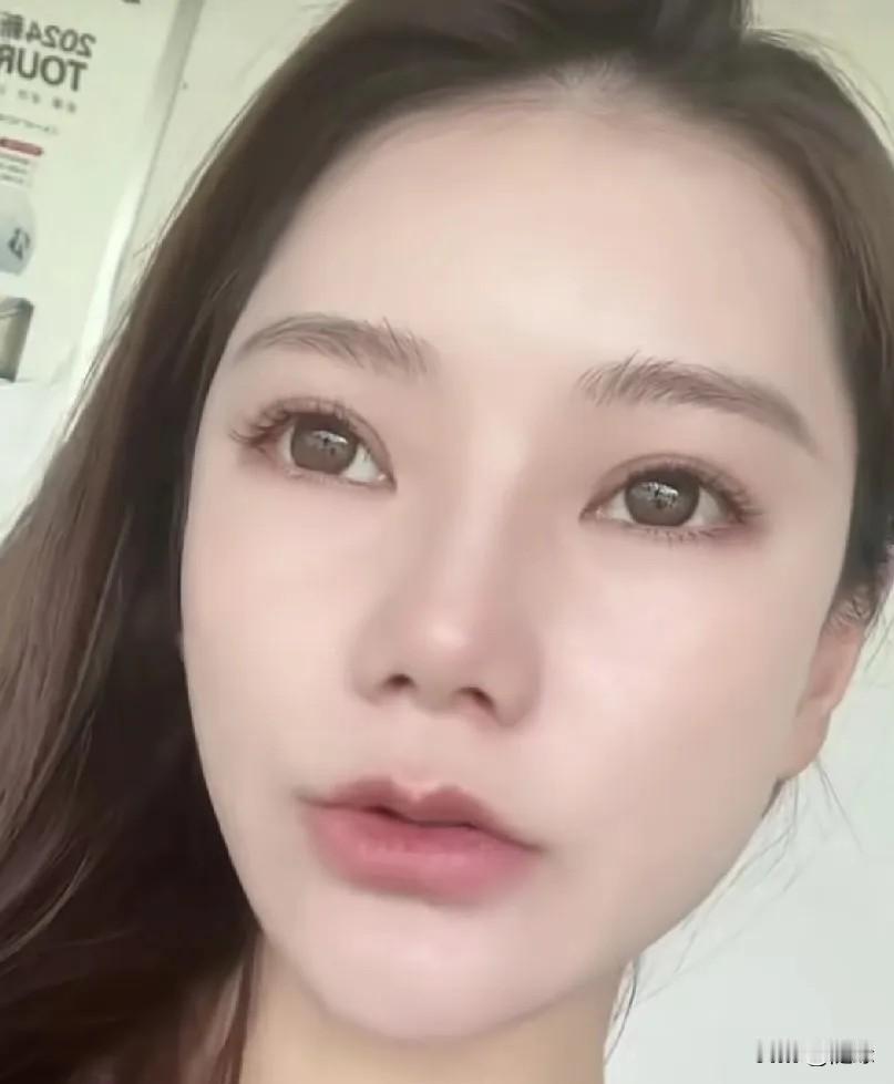 今天是除夕，马筱梅给大家送祝福来了。她说，祝大家新年快乐！并且透露宝宝年后出生，