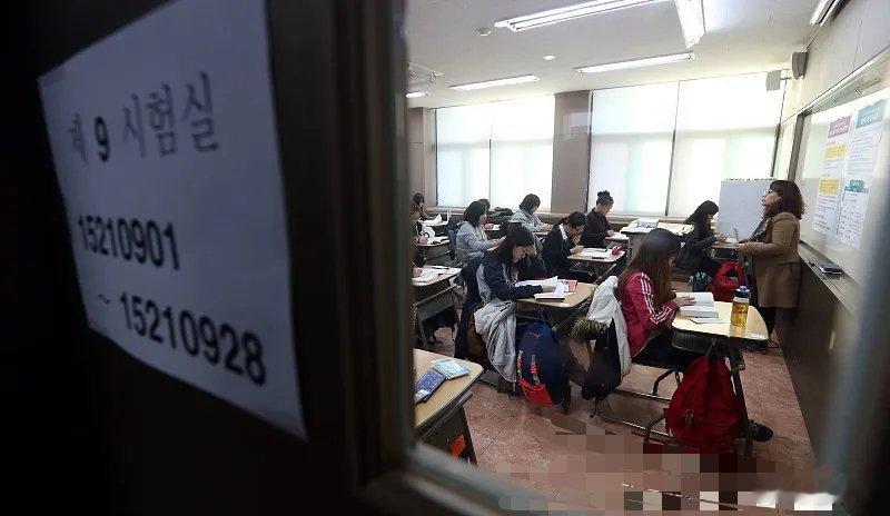 韩国很聪明，硬生生将出生率弄起来了。他们大规模的引进第三世界国家女留学生，因为经