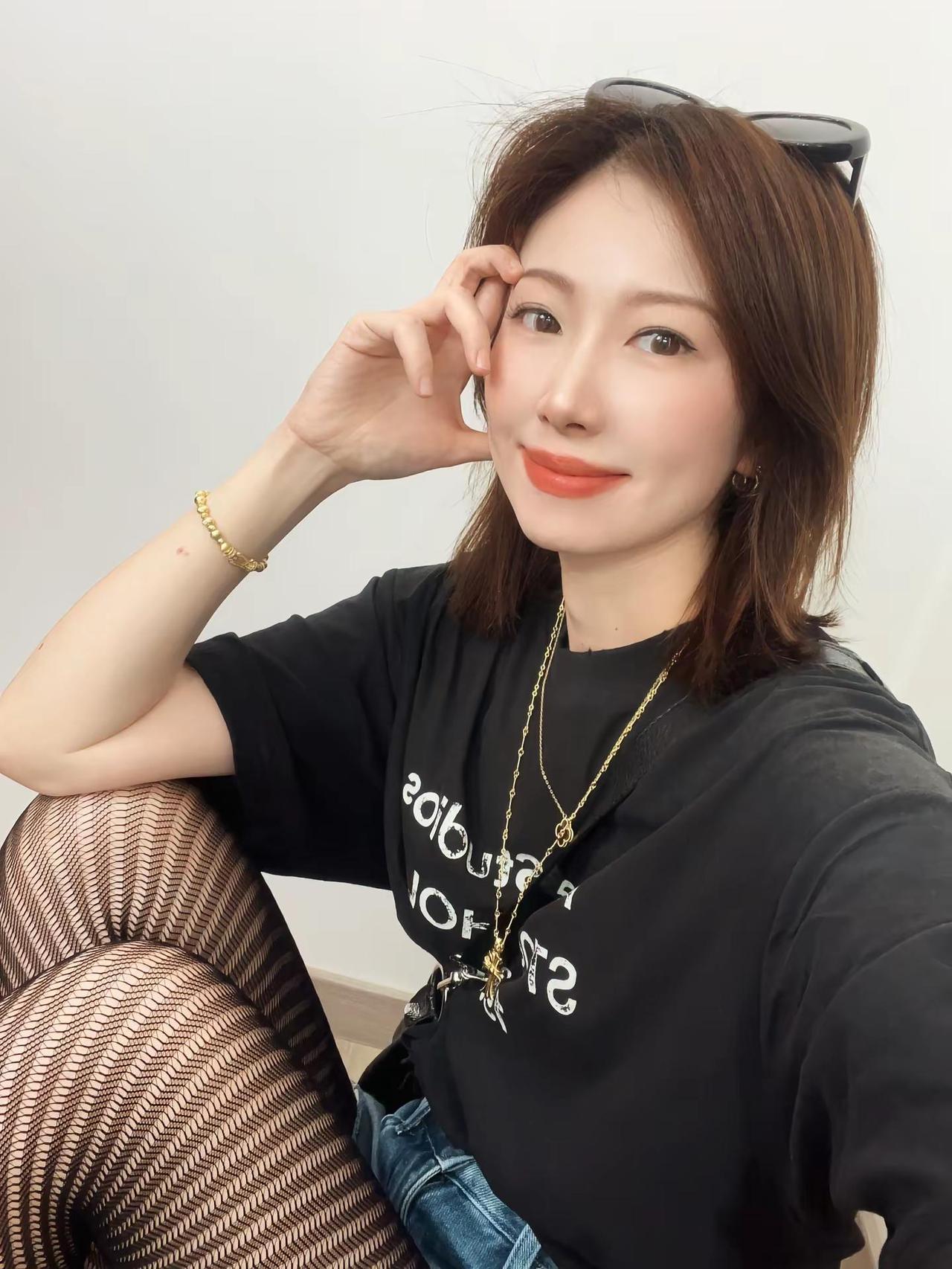 2026请多多关照。我不只一面穿搭原相机随性随意穿搭自拍甜妹穿搭随意拍