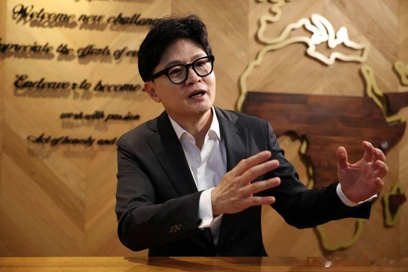 韩国总统李在明支持率跌破四成无党籍议员韩东勋被看好角逐下届总统海外新鲜事韩国