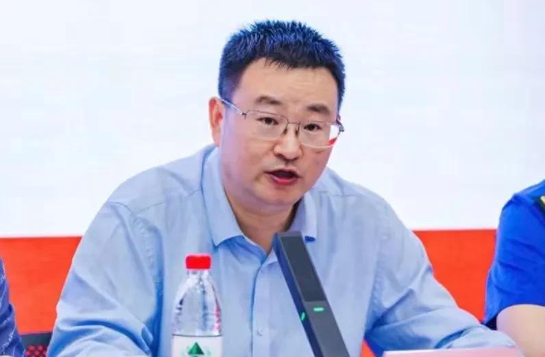 80后副区长张建本来仕途前景还是很好的，至少目前担任的是成都市金牛区副区长这样的