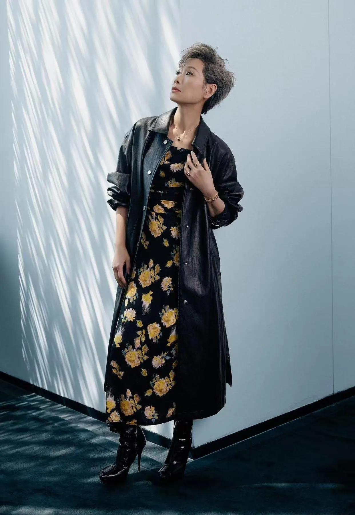 🔥62岁叶童杀疯了！这才是奶奶辈穿搭天花板谁懂啊！叶童这一身真的把我美晕