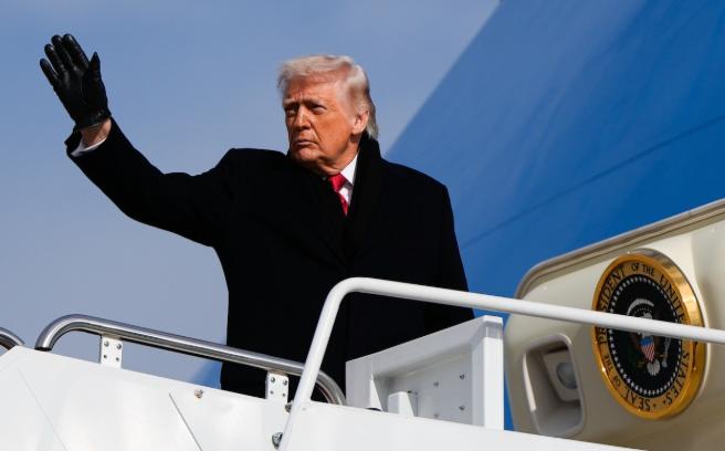 美：老欧！赶紧把过户手续办了。欧：办啥手续？美：冰岛啊！我要买下来。欧：