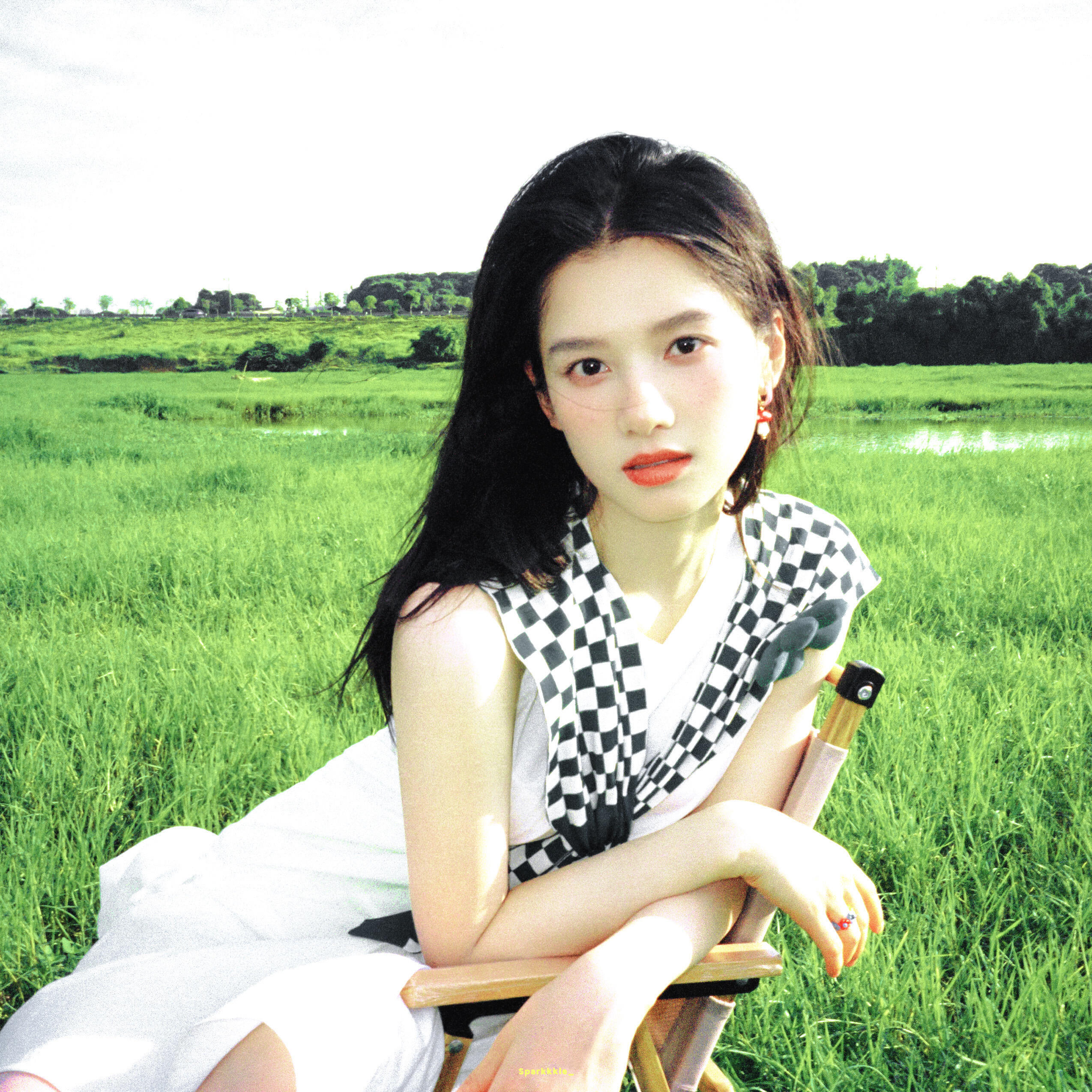 ZHANGJINGYIⅠ张婧仪头像分享第二弹绿意盎然真的很充满着生机活力?