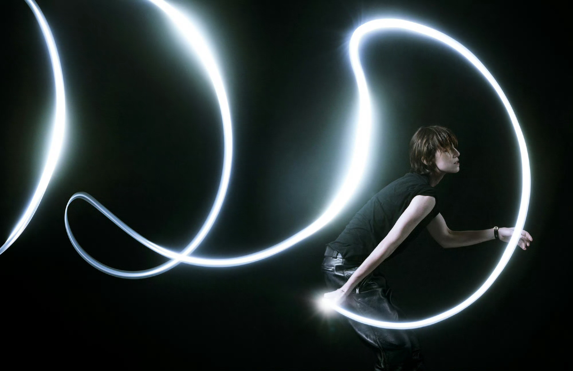 SoFigaro夏洛特·甘斯布封面摄影：Jean-BaptisteMondi