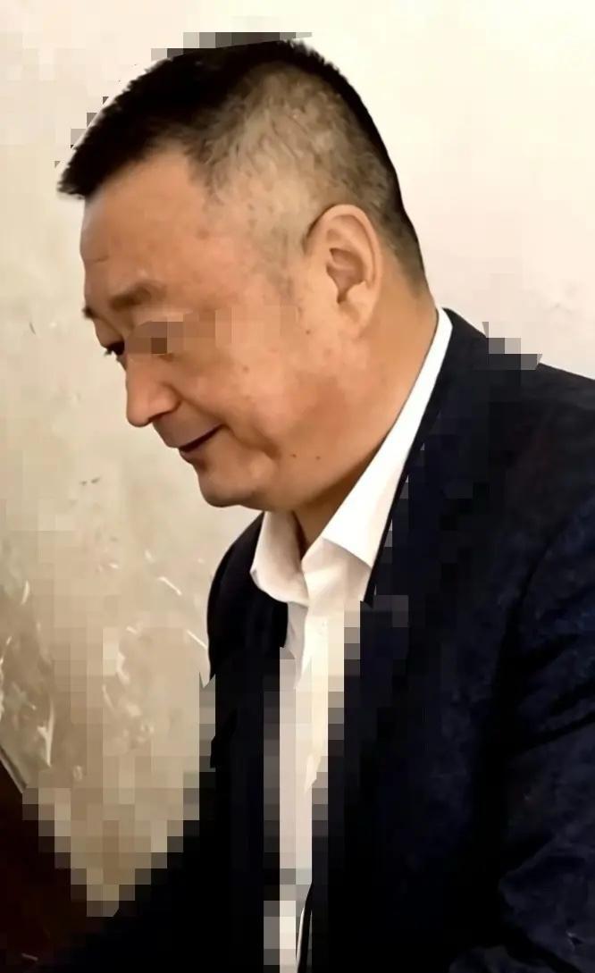 小金毛对老金毛打击太大，老金毛简直变了个人金毛结果公布后，老金毛变化太大了