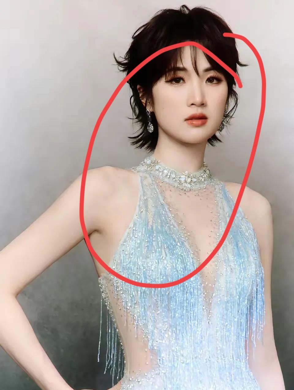 节目里宁静问姚安娜：“你家里的事都是你爸爸做主吗？”姚安娜坦言：“其实我也说不好