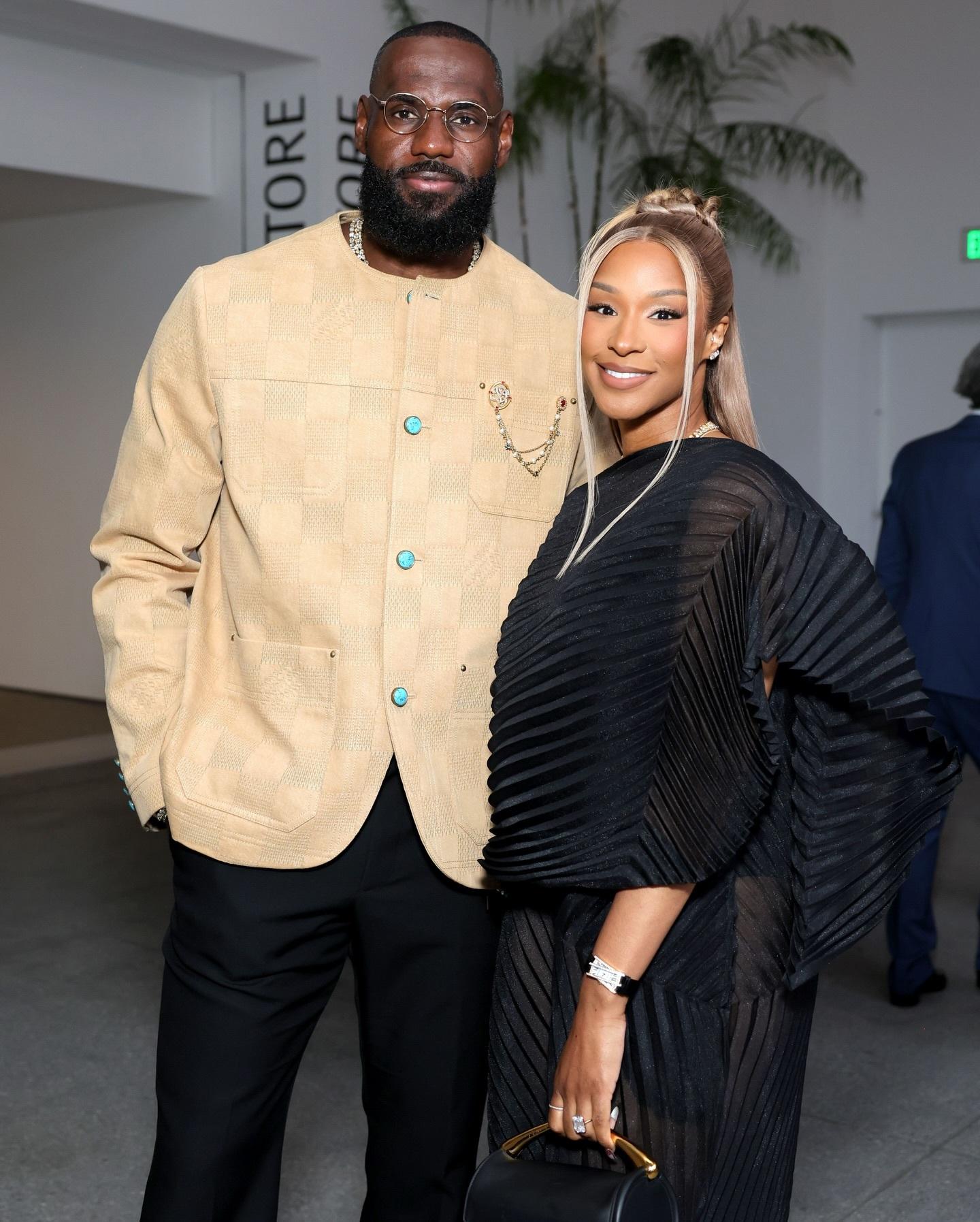 老詹他可是个时尚型男啊