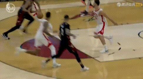 阿伦退役式砸扣申京被吹！后者逃过一劫调皮扔毛巾。完全是魔兽、格里芬式砸扣，太残