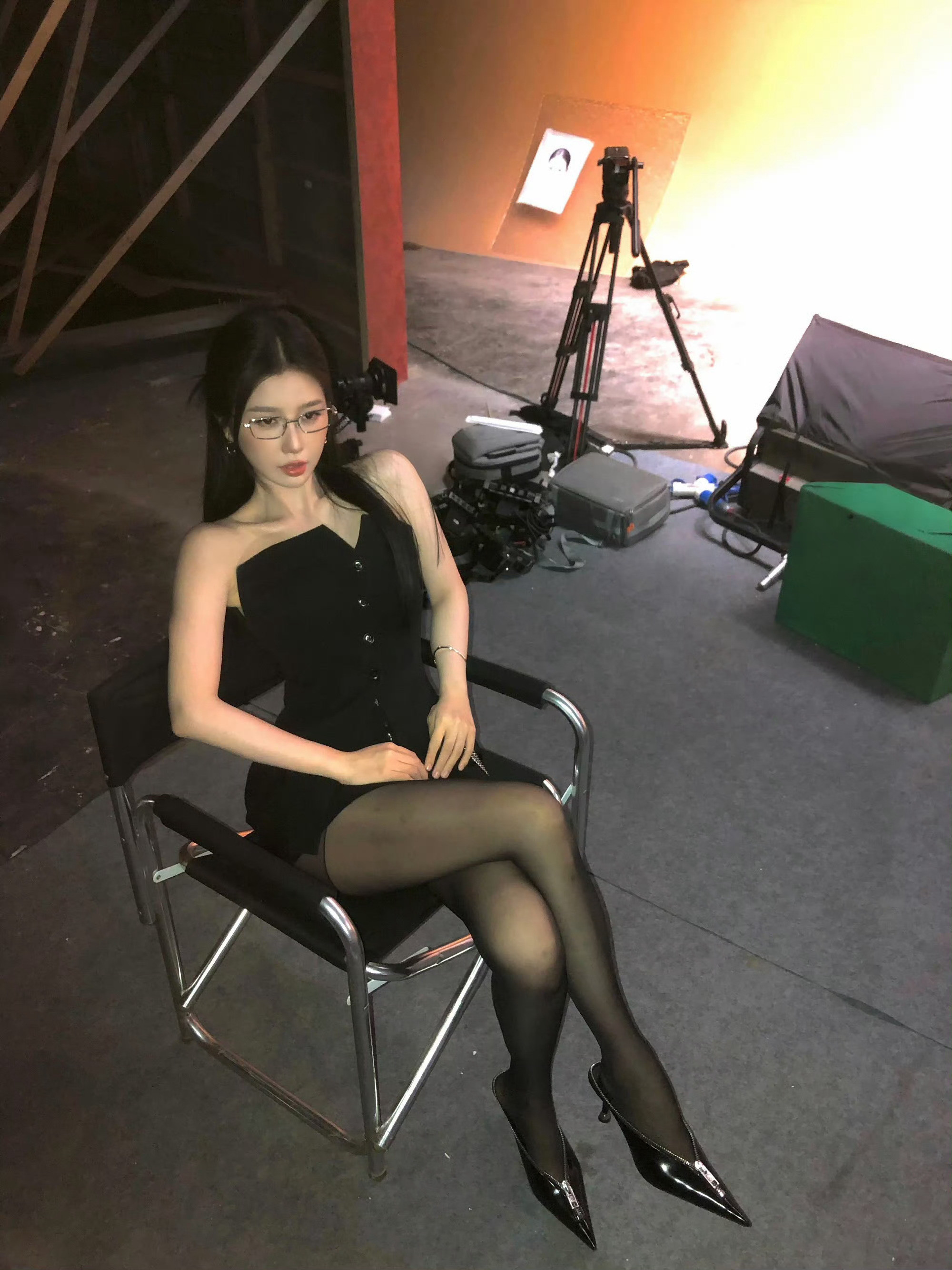 黑丝我真昏头了！！妈妈咪呀！！虞书欣​​​