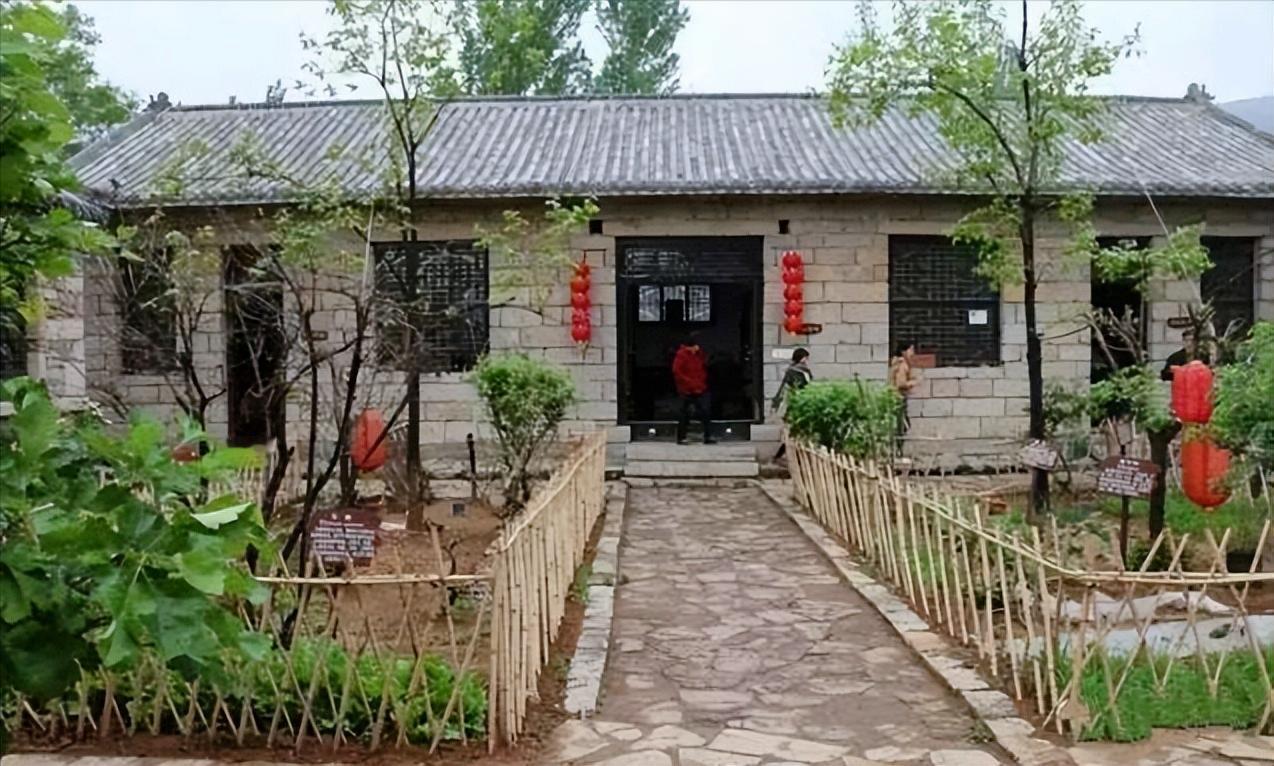 为什么?现在的农村和以前不一样了。很扎心的现实。当我走进村子里面那一刻，心里