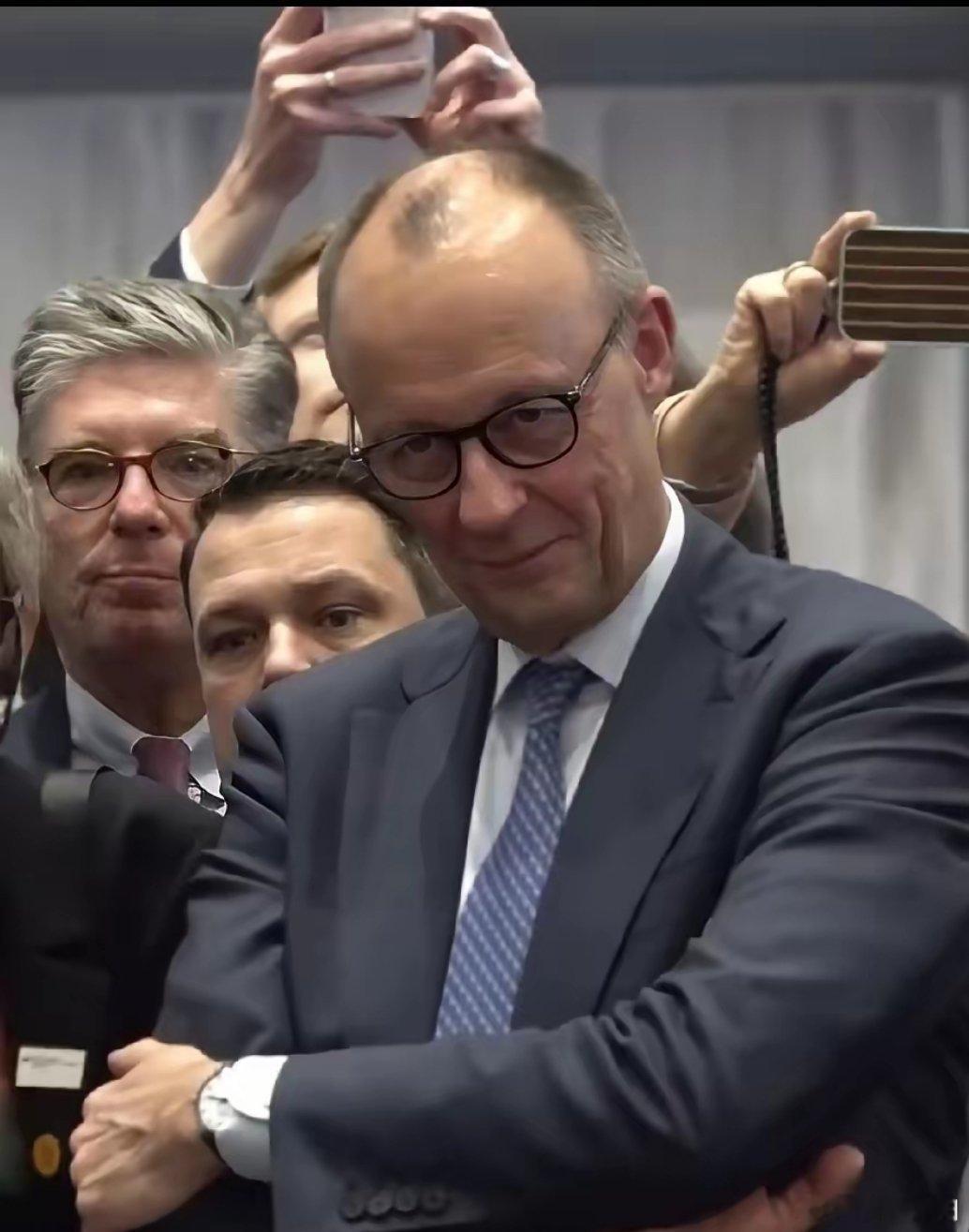 中国已重返世界之巅，洗刷百年前的耻辱！德国总理默茨参观了中国机器人企业杭州宇树科