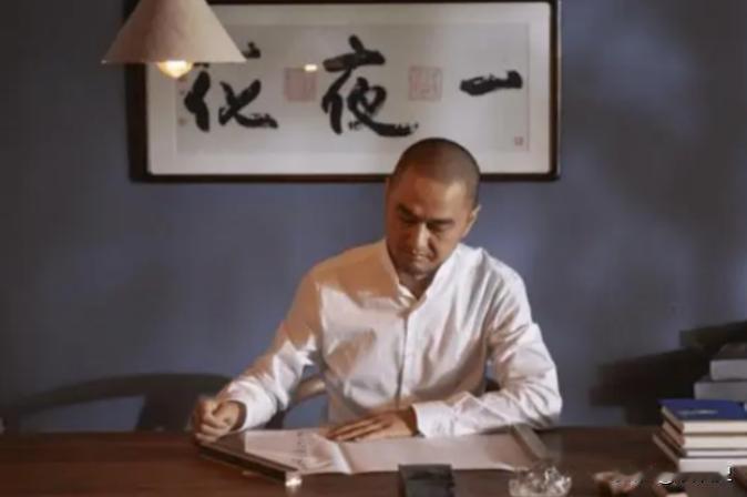 2014年，北京一男子在家里喝茶的时候，身上佩戴的古玉却突然碎裂了，这让他有了一