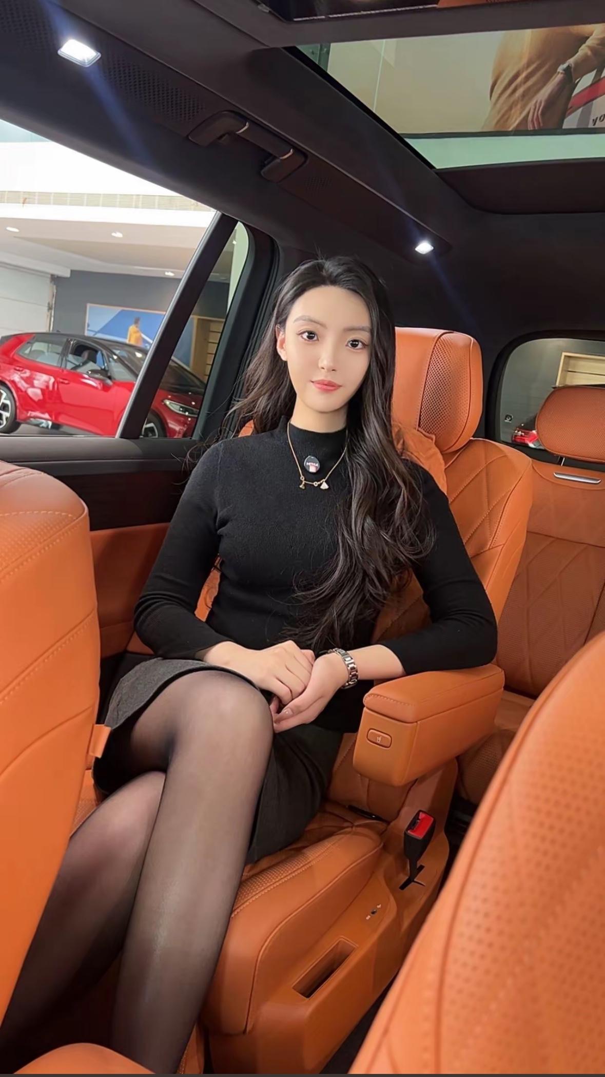 颜值即正义！这句同样适用于汽车，上汽大众ID.ERA9X以“光语未来”德系奢雅