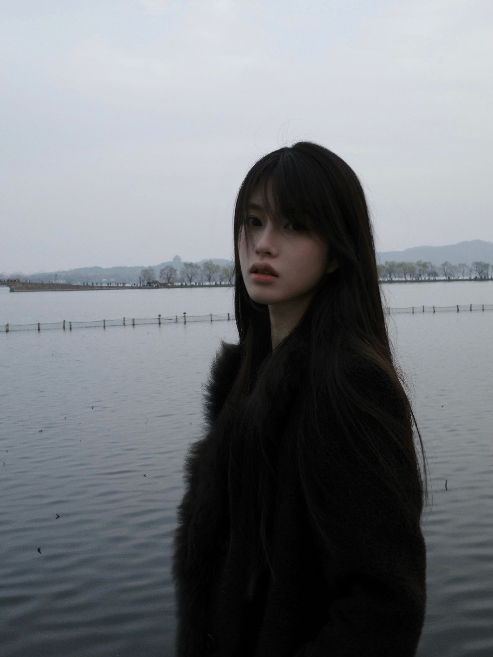 湖边