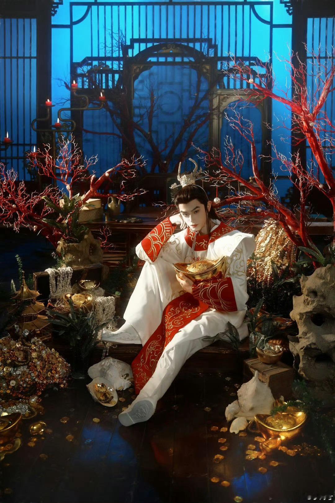 丁禹兮cos白龙马话题在抖好火啊！很有中国特色的新春贺屏