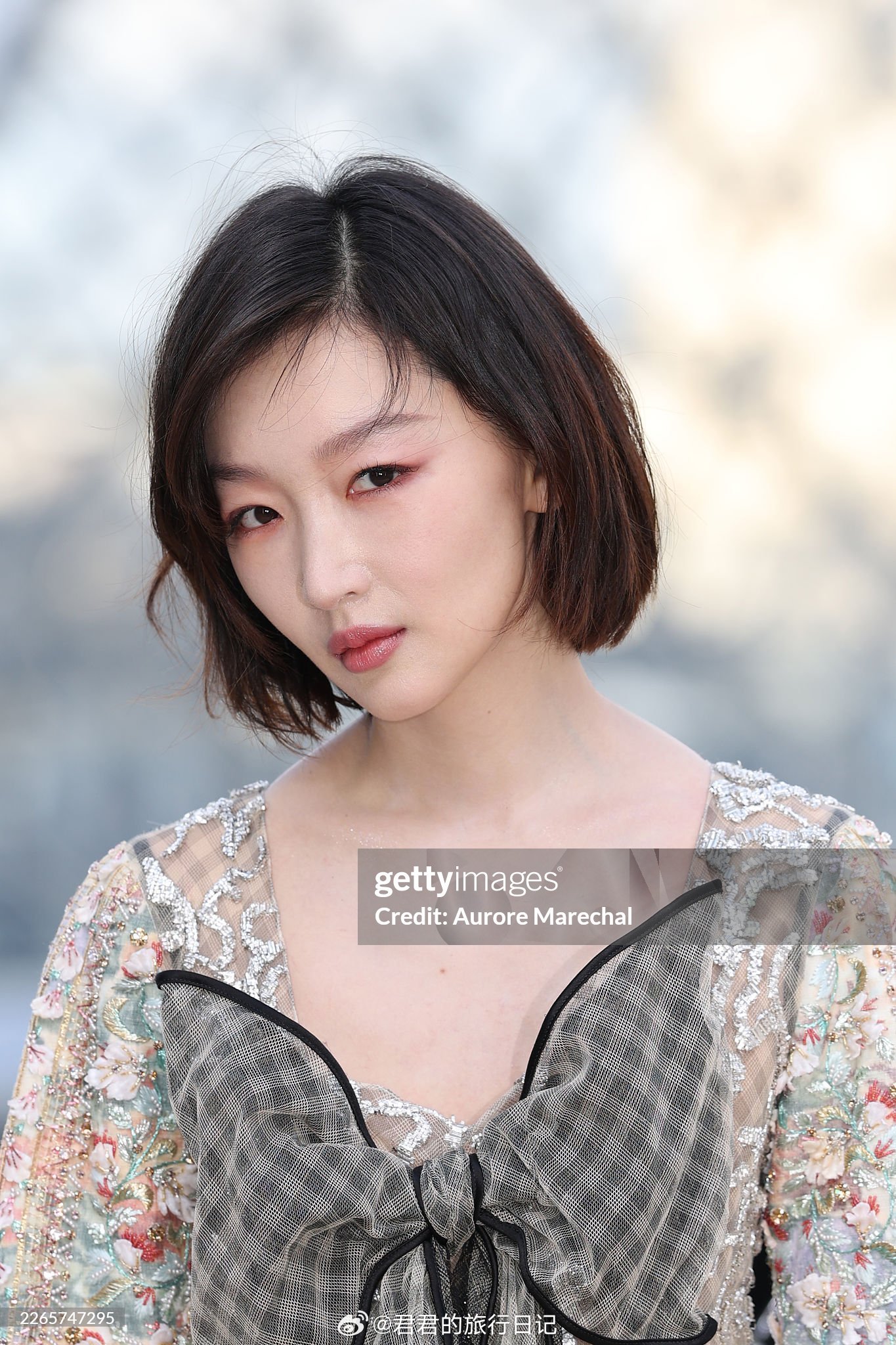 周冬雨现身LV大秀