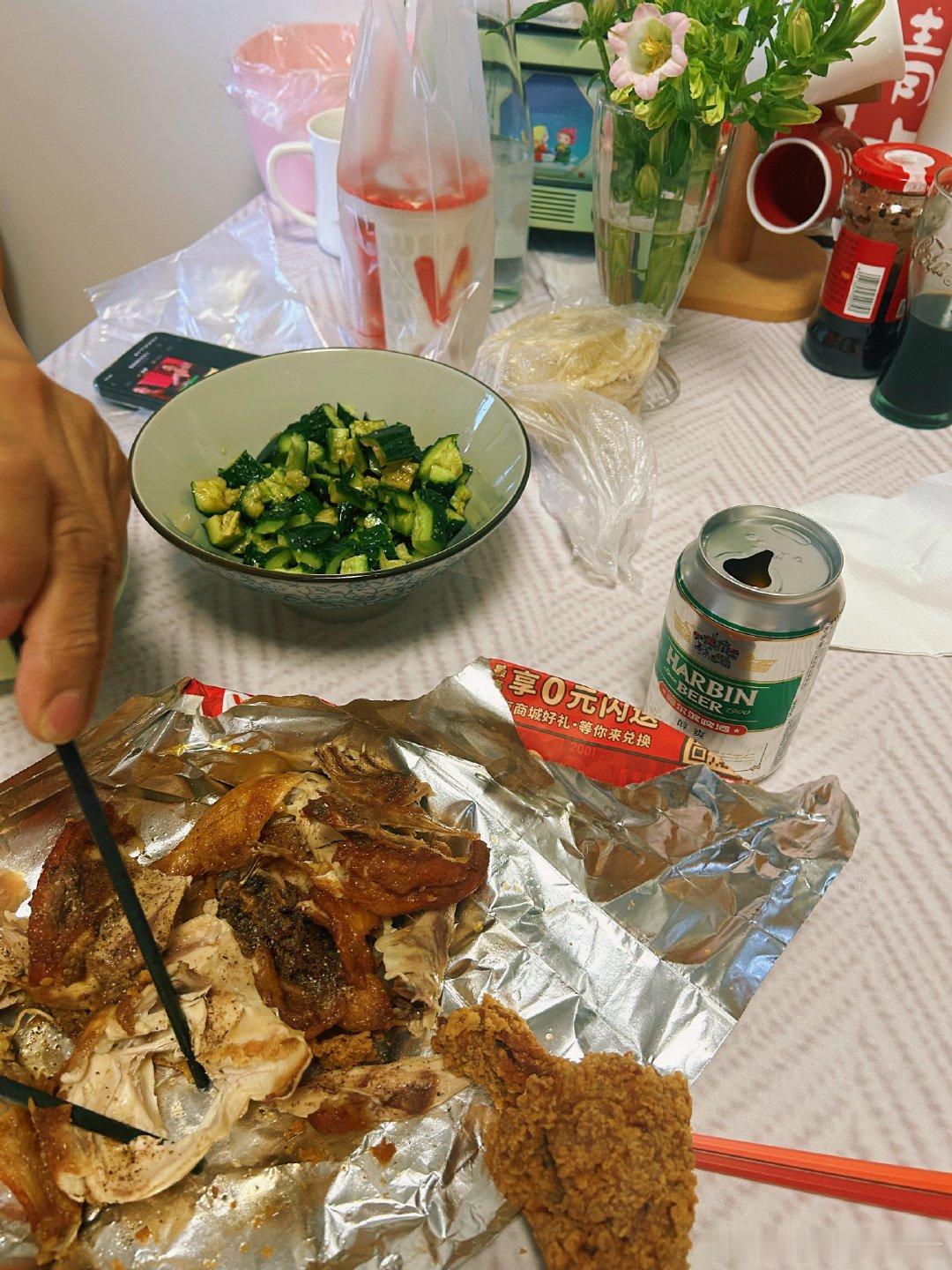 昨晚体重首次跌到60以下真是不容易呀早午餐继续吃饺子昨天没过瘾煮了剩下的10个又