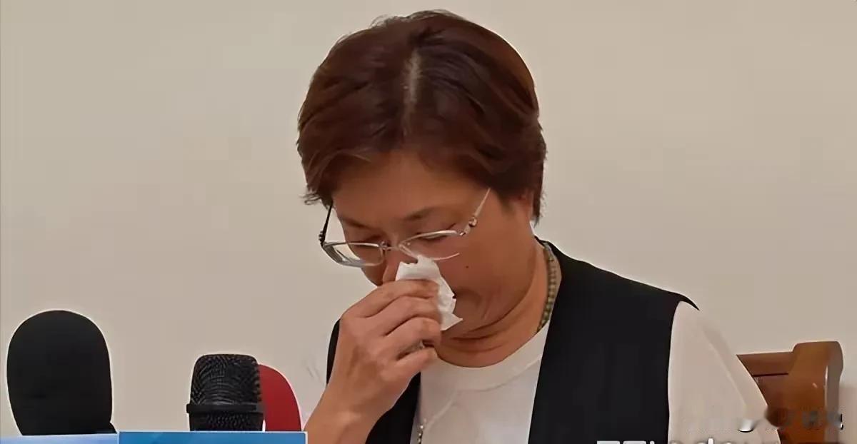 王惠美记者会哽咽落泪，个人委屈不能凌驾全党大局明人明说不绕弯子直接说透9月