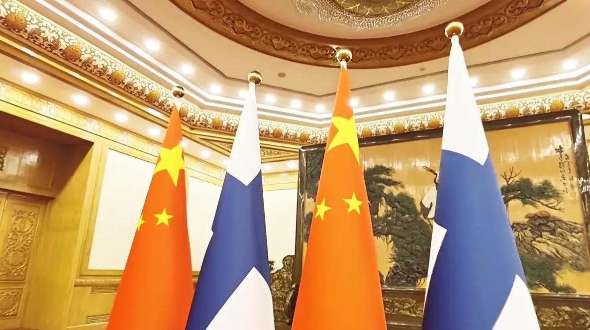 就在刚刚中芬两国高层会谈很直接中芬两国之间的高层会谈很直接。芬兰总理奥尔波带