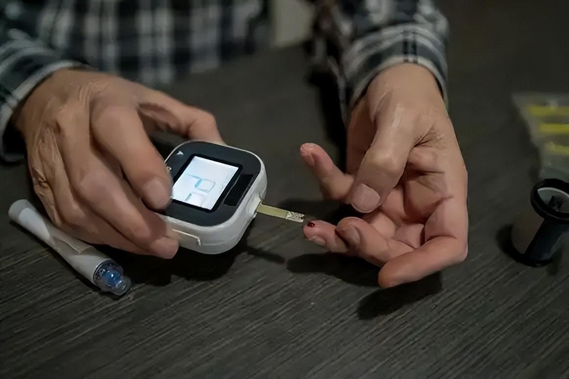 控糖秘诀：早晨1不要，中午3不做，晚上2不能！现在知道还不晚血糖不稳这事，真