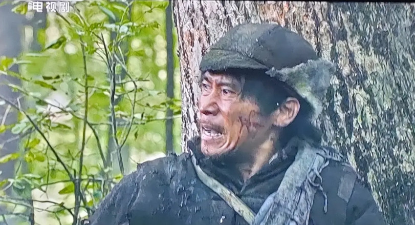 《归队》刚看完1集，看到李乃文饰演的抗联班长汤德远，怎么看怎么别扭。这哪是抗联战