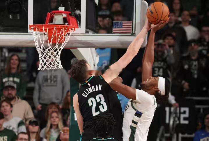 这克林根其实不就是高配版的杨瀚森吗？克林根能投三分，有传球和策应，能护筐有对抗，