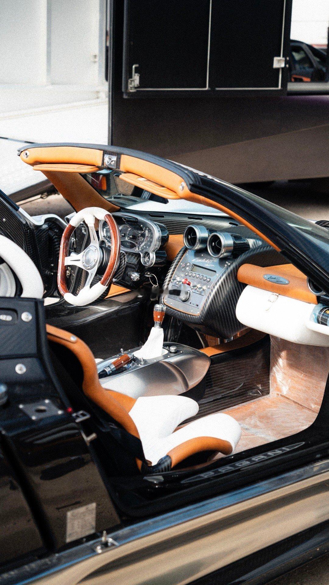 最帅的两辆帕加尼，金属镜面车身的帕加尼Zonda760Roadster和全球