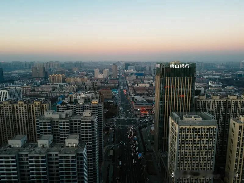 唐山楼市2026年来了。唐山房价要是能在今年回到四年前，那唐山楼市就牛了。唐