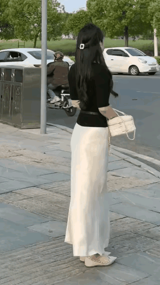 可否得一人如她，此生共白头