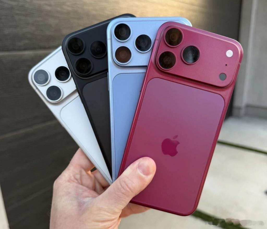 15万抢10台iPhone，结果黄牛先怂了9月18日，济南一男子在苹果直营店一口气拿下10台iPho