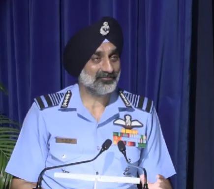 印度空军参谋长（空军最高长官）说了句让人窒息的话，他说中国的六代机飞起来不算数，
