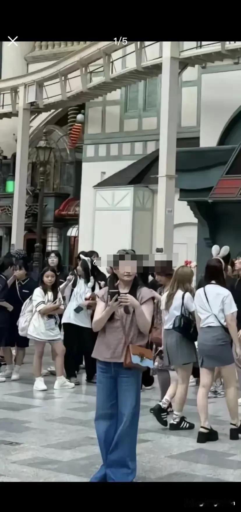 回头看看，大S很神奇的，脑回路清奇，她身边没有人真的爱她，连她自己也没有善待自己