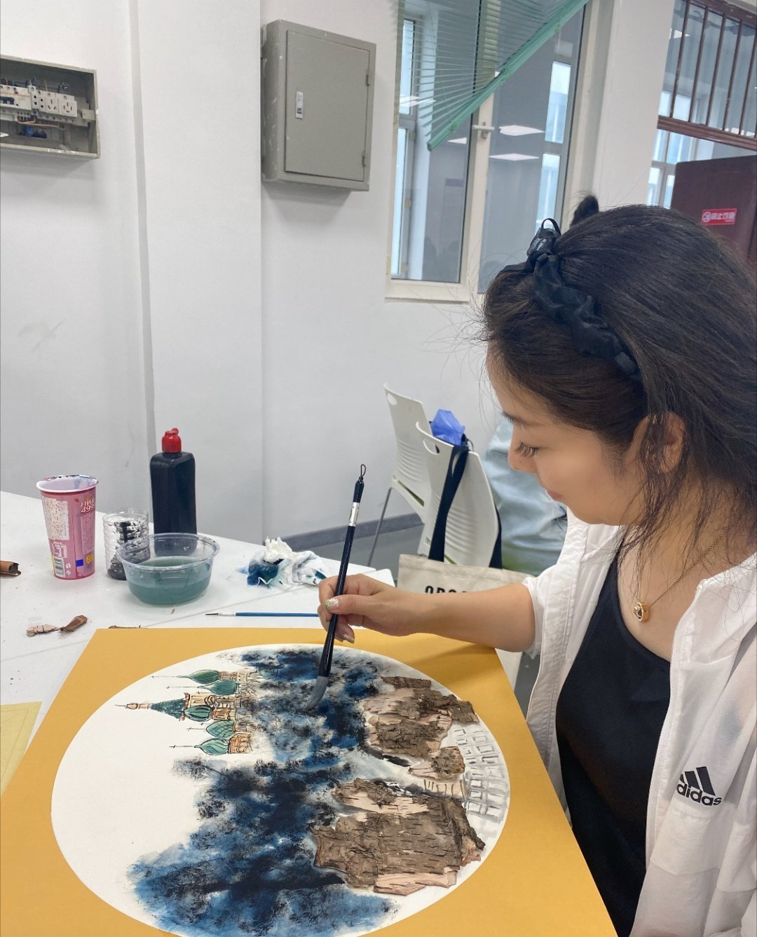 突然意识到美术生好牛突然发现美术生真的太厉害了！随手就能把脑海里的画面画出来，审