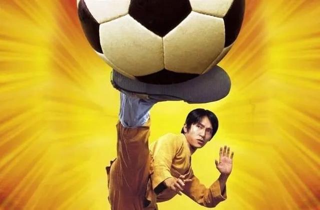 重看《少林足球》，才发现它能在2001年封神，背后全是"疯子"拼出来的——陈