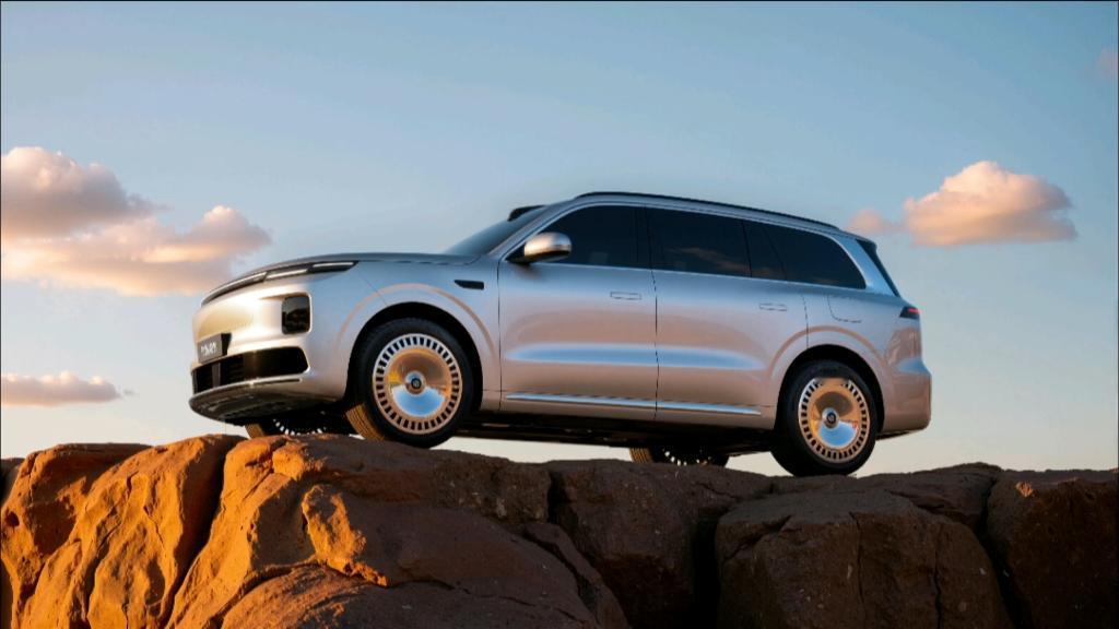 第三季度，零跑卖了17.39万辆，赚了1.5亿元第三季度，问界卖了12.4万辆