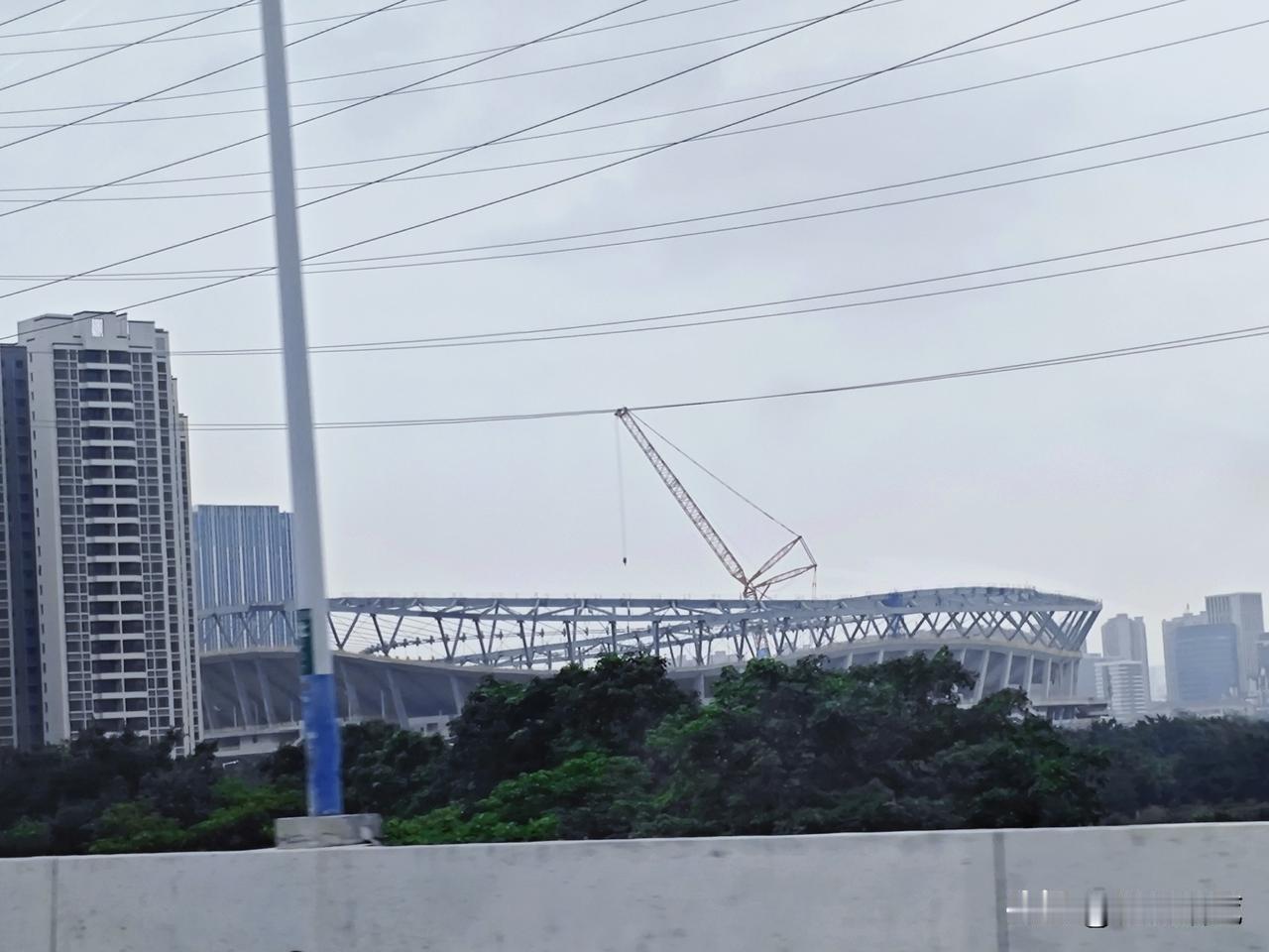 原来许老板搞足球的眼光还是不错的！这次出差归途路过广州南站，突然发现，原来广州足