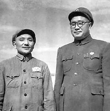 1947年，刘伯承晨练时，遇到一个捡粪老农，怎料，老农随口一句家常话，让刘伯承识
