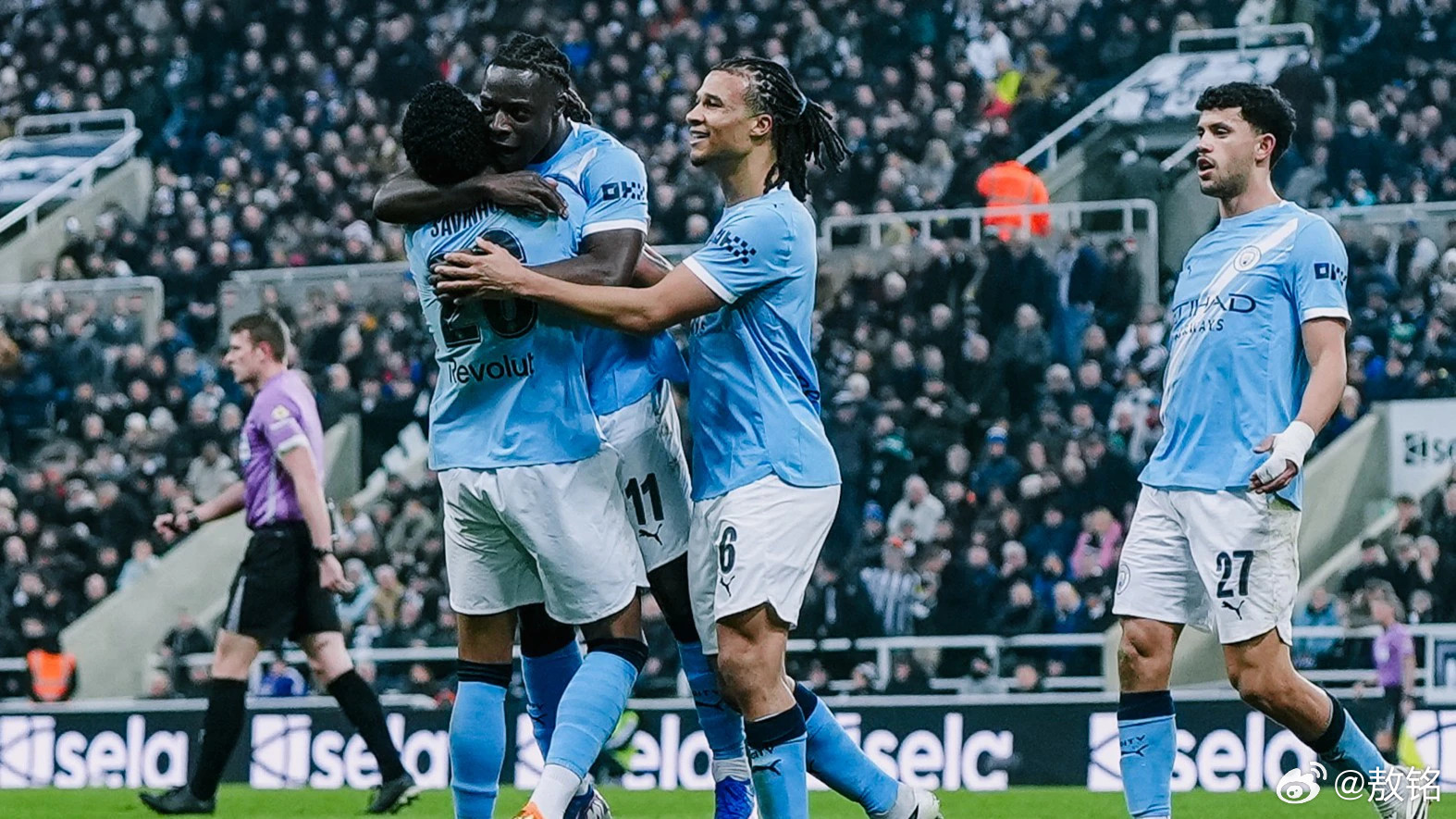 曼城虽然只是足总杯进了八强，但赛后瓜迪奥拉很开心，对帐下弟子一通夸赞。那些跟队