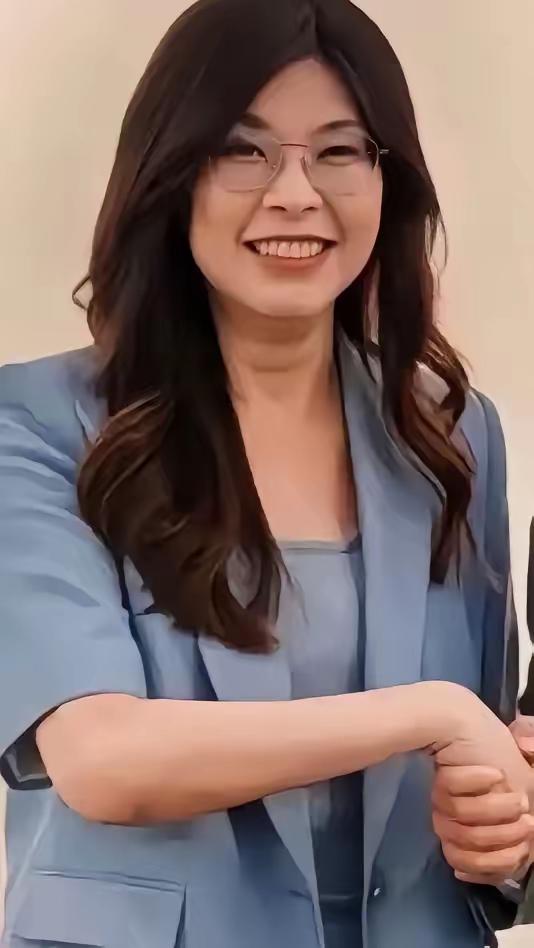 郑丽文跨出了国民党近年来最危险、却也最关键的一步​郑丽文这一步，走得又险又关键