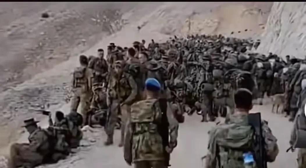 阿塞拜疆出动特种兵援乌，有人说“形势要逆转了”。我想问，这盲目的自信哪来的？要