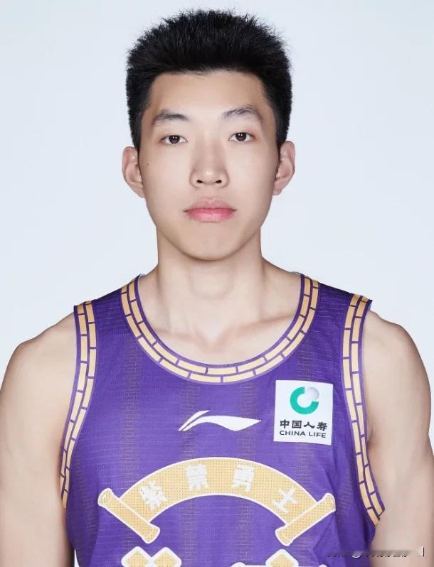 现役男篮进攻能力第一的后卫，竟然这样的表现男篮19分大败给乌拉圭，其中一人的