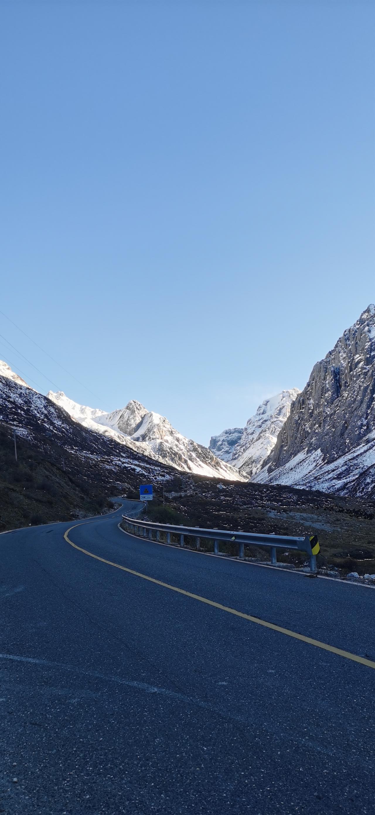 大家有没有考虑过冬游甘孜？川西美景摩旅这是什么神仙地方最美的风景在路上