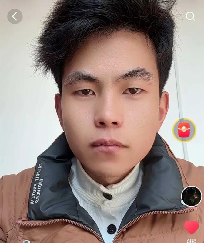 厂家同意“高速狂奔490公里小哥”退车退款要求，并且获赔精神损失费，同时反驳“自