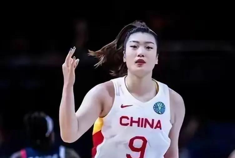 看了罗欣棫在6场热身赛的表现才明白李梦落选宫鲁鸣国家队的主因罗欣械防守积极但有