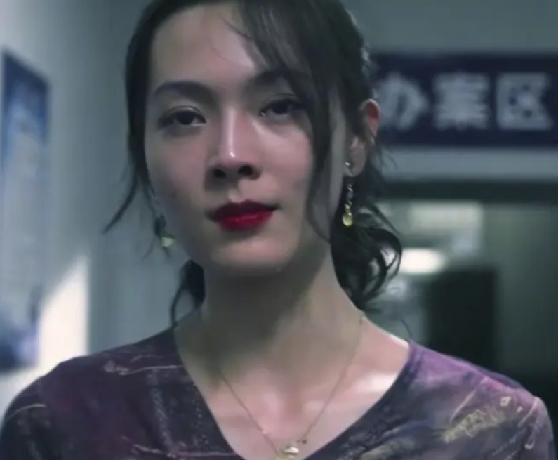 《树影迷宫》田畅生在那样的家庭是不幸，但她的反抗成本太高，东东因她定格在了18岁